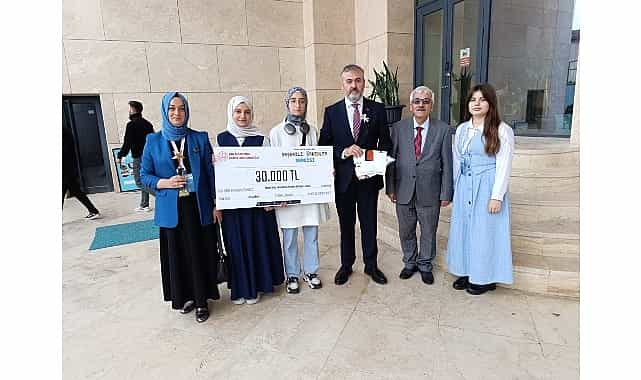 izmirden uc okul finale yukseldi turkiye birinciligi izmire geldi