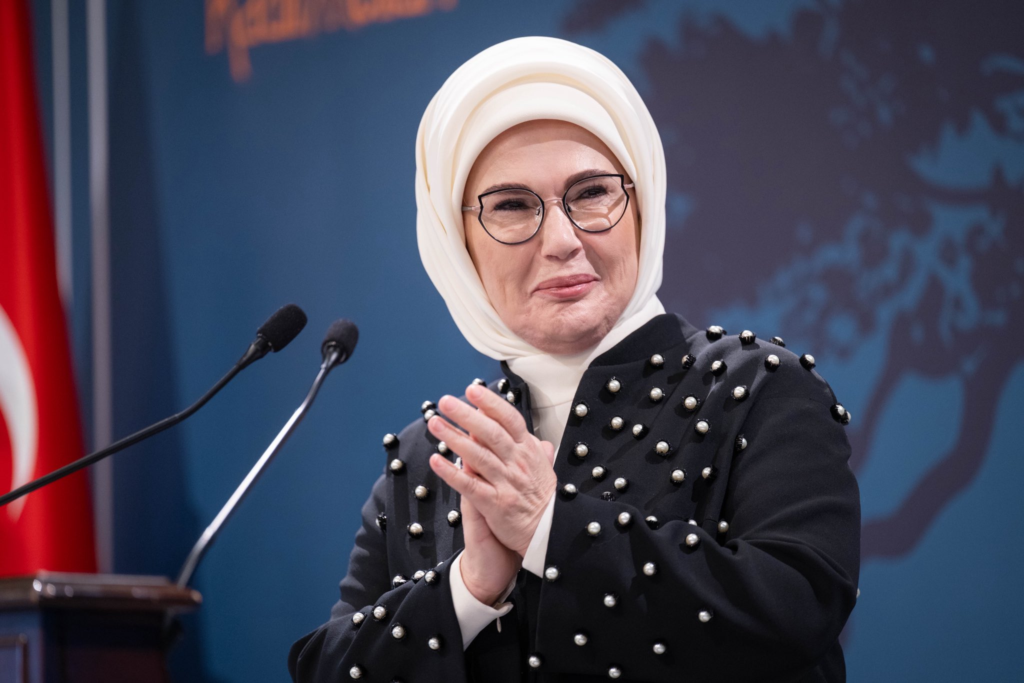 EMINE ERDOGAN BATILI BIR IMAJ TASIMAYAN 1162880 345417