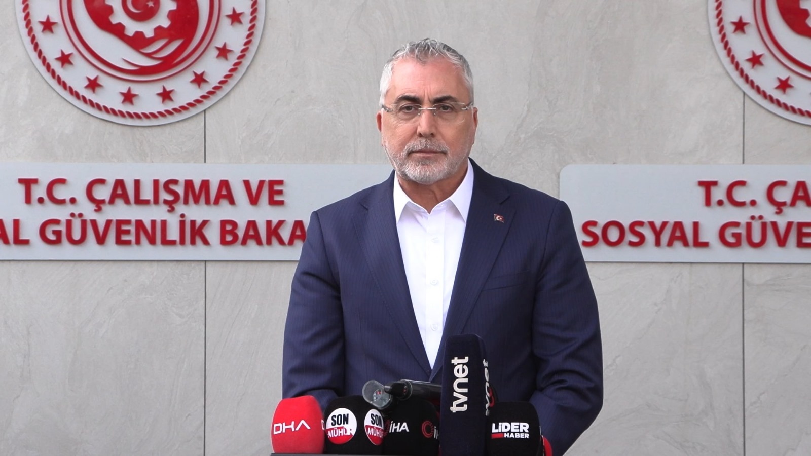 Çalışma ve Sosyal Güvenlik Bakanı Vedat Işıkhan: Ocak-Mayıs Ayları Arasında 590 Bine Yakın İşe Yerleştirmeye Aracılık Ettik 1 ASGARI UCRET TESPIT KOMISYONU 2NCI TOP 1069533 317343