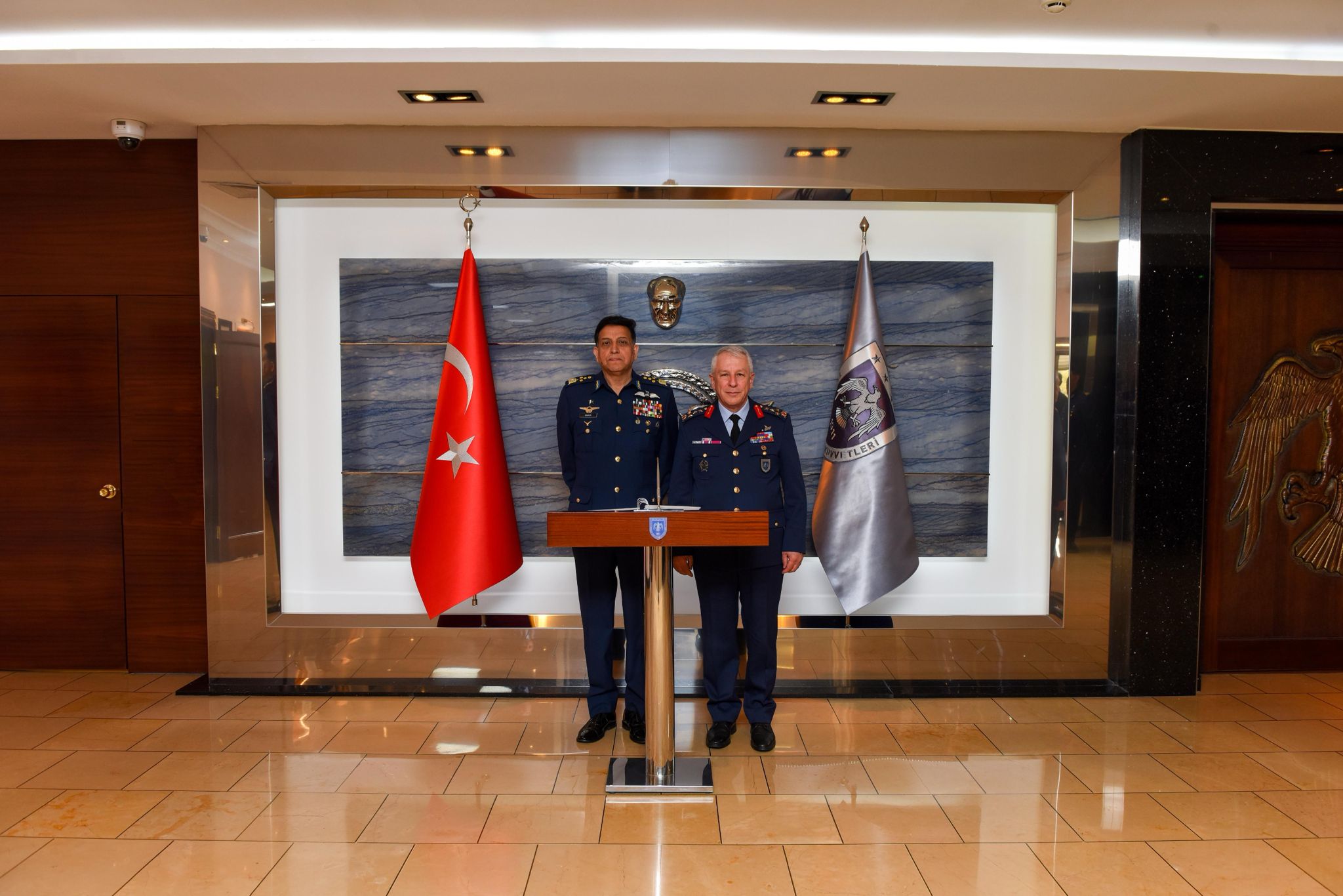 Hava Kuvvetleri Komutanı Orgeneral Kadıoğlu, Pakistanlı Mevkidaşı Sidhu İle Bir Araya Geldi 1 HAVA KUVVETLERI KOMUTANI KADIOGLU PAKIS 1318794 391891