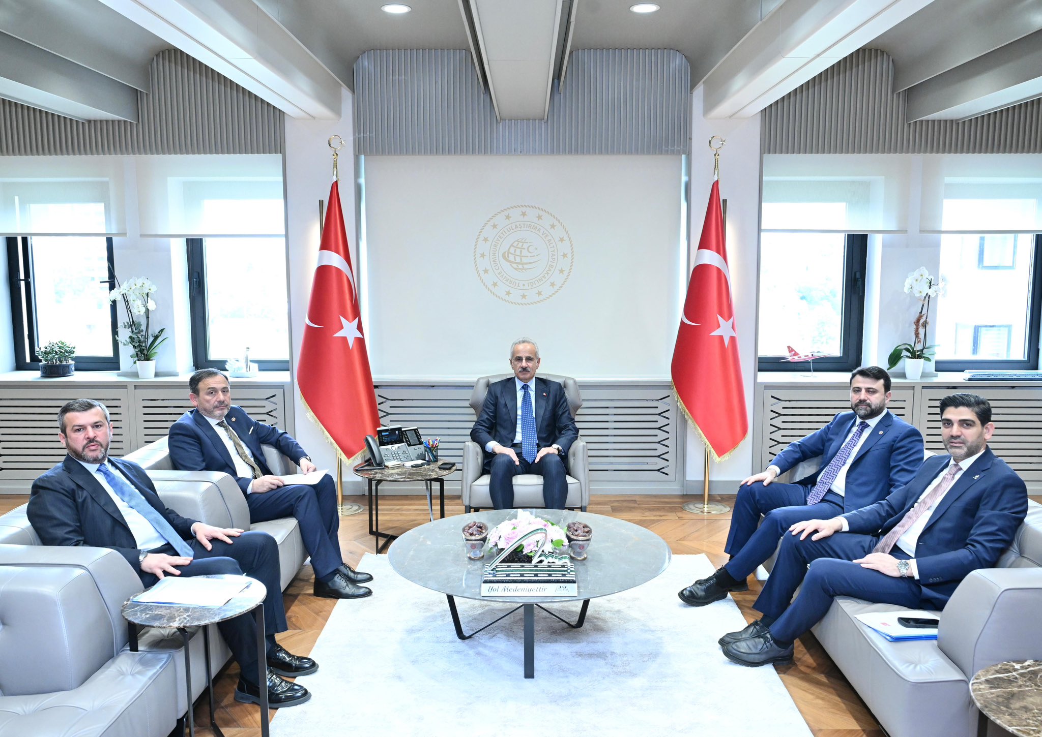 Bakan Uraloğlu Karabük Heyetini Kabul Etti: “Üreten Karabük İçin Çalışıyoruz” 1 HIHJ54IXMAAOoow