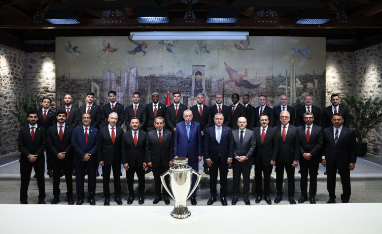 Cumhurbaşkanı Erdoğan, Süper Lig Şampiyonu Galatasaray’ı Kabul Etti 1 HImIzssXsAA2SLF