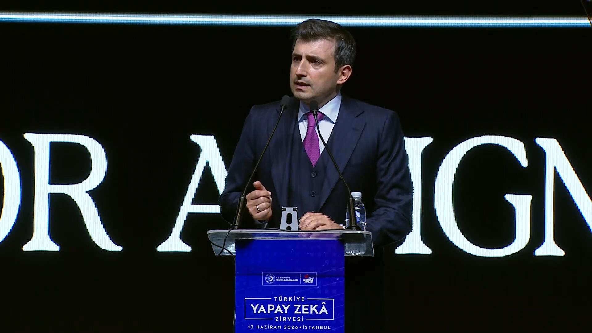 Türkiye Yapay Zeka Zirvesi’nde Önemli Açıklamalar 1 BAYRAKTAR MAKINELERIN VE MAKINE INSANLA 1361318 404183