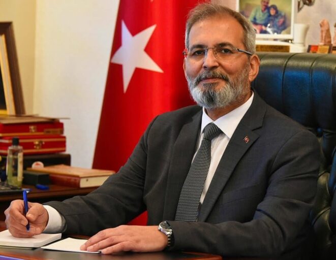 ESKI BELEDIYE BASKANINA NITELIKLI DOLAND 1355784 402548