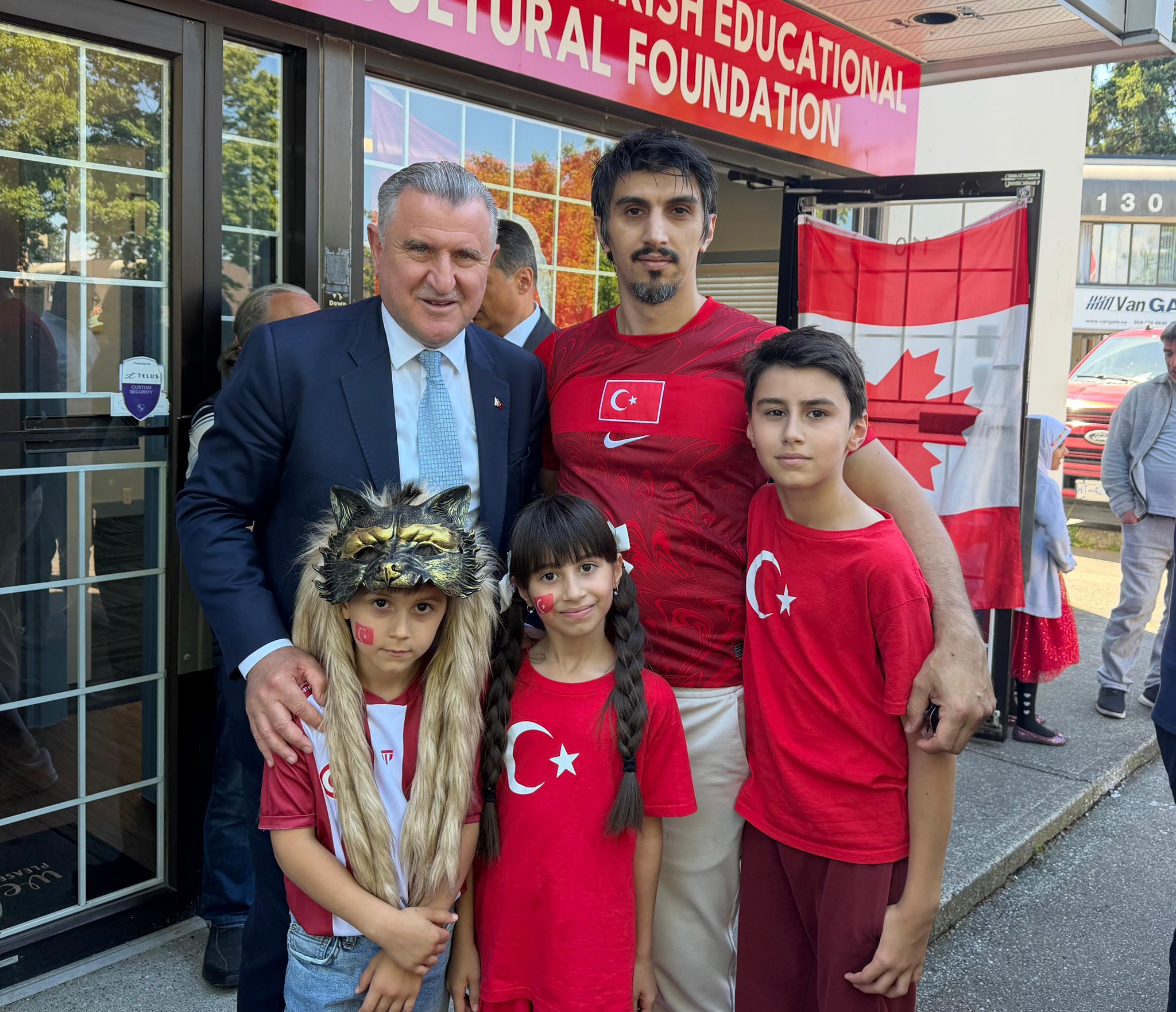 Gençlik Ve Spor Bakanı Bak Kanada’da Vatandaşlarla Ve Diplomatlarla Bir Araya Geldi 1 HKpPLpVWkAAz6oc