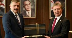 KKTC BASBAKANI USTEL BAKAN CIFTCIYI KA 1355191 402383